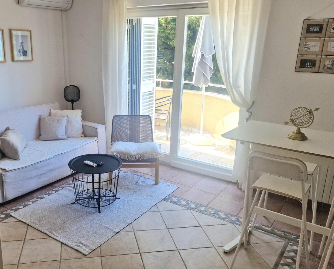 Apartments Lukas โนวีวีโนดอลสกี ภายนอก รูปภาพ